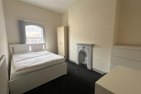 3 bedroom apartment to rent, High Street, Bangor, Gwynedd, LL57