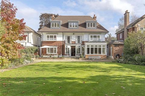 40 Sheen Common Drive, Richmond, TW10 5BN