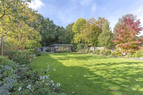 40 Sheen Common Drive, Richmond, TW10 5BN