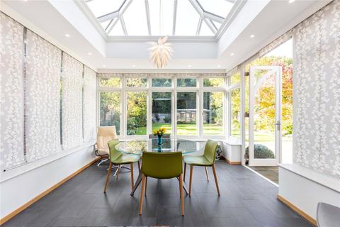 40 Sheen Common Drive, Richmond, TW10 5BN