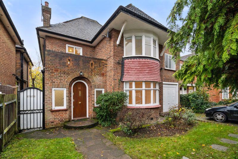 Bancroft Avenue, East Finchley, N2 5 bed detached house £4,052 pcm (£