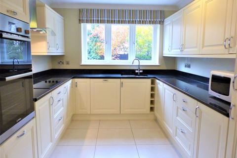 2 Fennel Grove, Streetly, Sutton Coldfield, B74 3QY