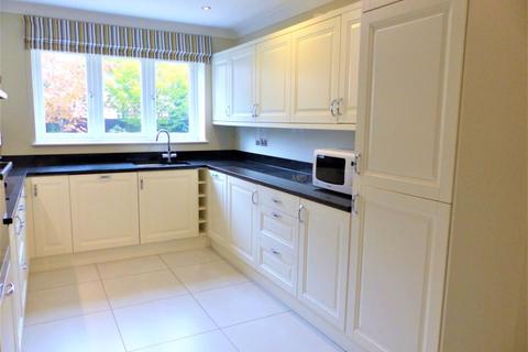 2 Fennel Grove, Streetly, Sutton Coldfield, B74 3QY