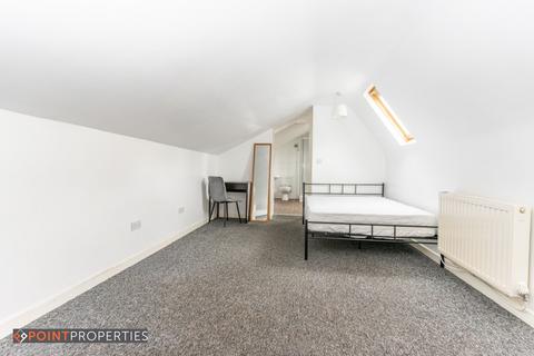 undefined, Smithdown Road, Liverpool L15