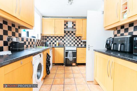 4 bedroom semi-detached house to rent, Liverpool L6