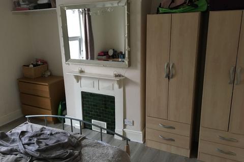 4 bedroom terraced house to rent, Liverpool L18