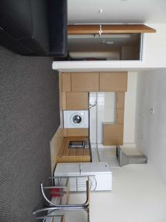 2 bedroom apartment to rent, Liverpool L15