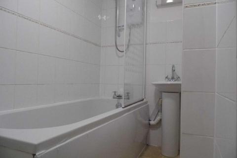 2 bedroom apartment to rent, Liverpool L15