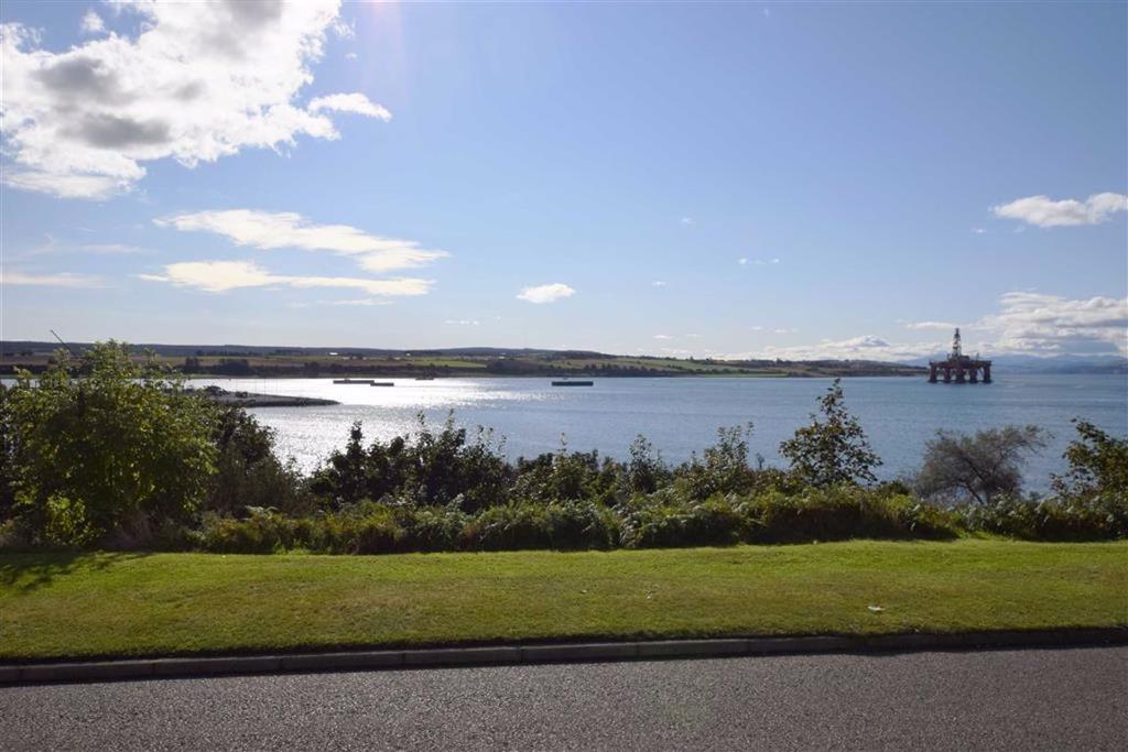 King Street, Invergordon... 2 bed terraced house £92,000