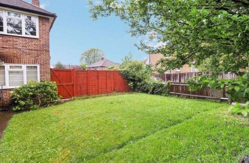 St. Barnabas Road, Sutton 3 bed apartment £1,550 pcm (£358 pw)