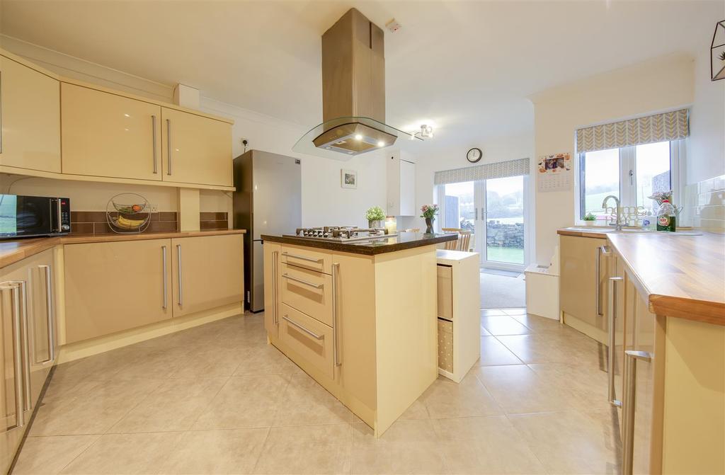 Spencer Street, Crawshawbooth... 2 bed terraced house £160,000