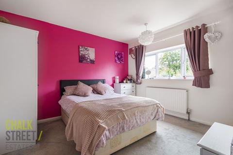 30 Gatwick Way, Hornchurch, RM12 6DX