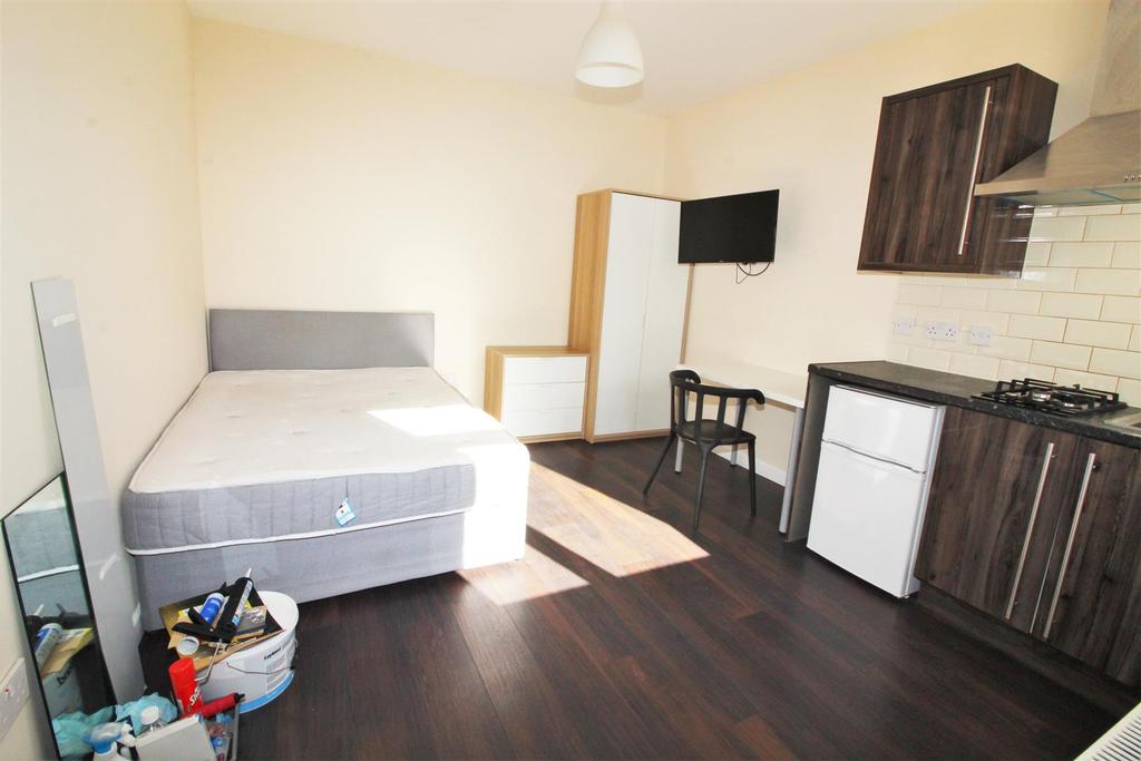 Room 9.JPG