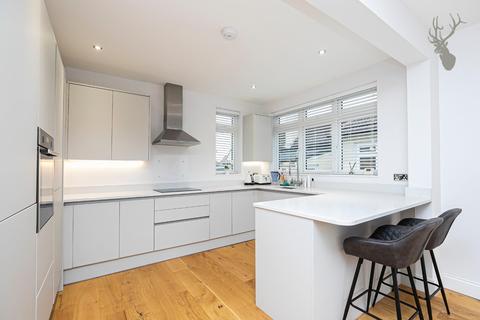 23 Orchard Drive, Theydon Bois, Epping, CM16 7DH