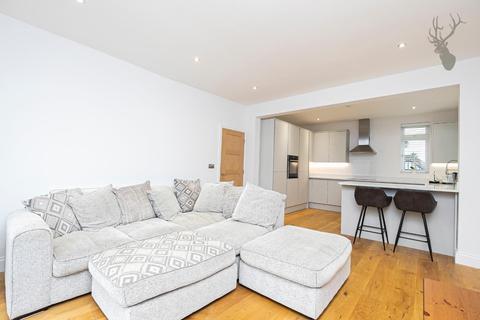 23 Orchard Drive, Theydon Bois, Epping, CM16 7DH