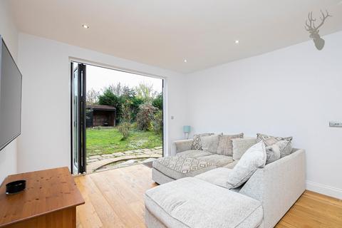 23 Orchard Drive, Theydon Bois, Epping, CM16 7DH