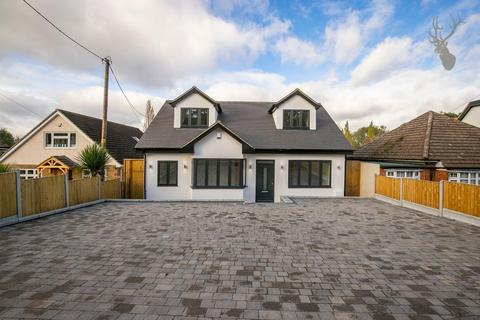 The Oaks Bournebridge Lane, Stapleford Abbotts, Romford, RM4 1LT
