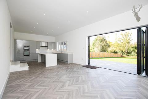 The Oaks Bournebridge Lane, Stapleford Abbotts, Romford, RM4 1LT