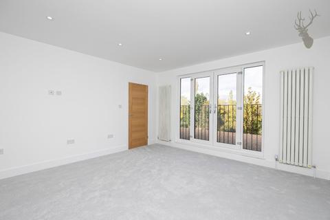 The Oaks Bournebridge Lane, Stapleford Abbotts, Romford, RM4 1LT