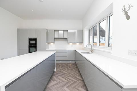 The Oaks Bournebridge Lane, Stapleford Abbotts, Romford, RM4 1LT