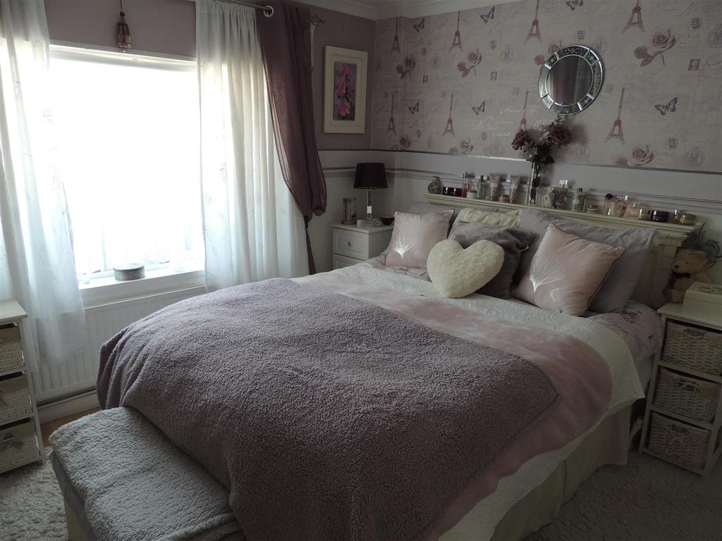Bedroom: