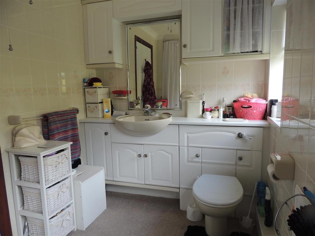 Family Bathroom: