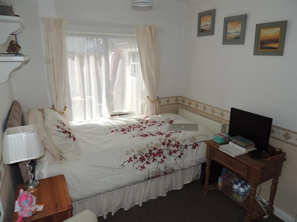 Bedroom: