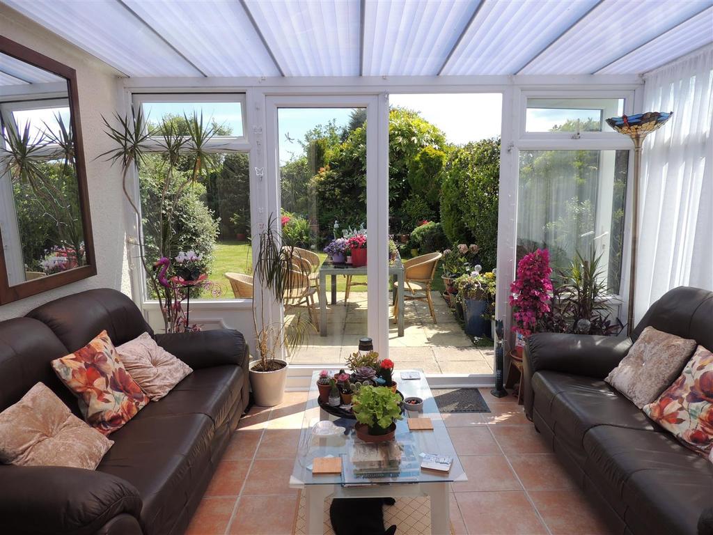 Conservatory/Sun Lounge: