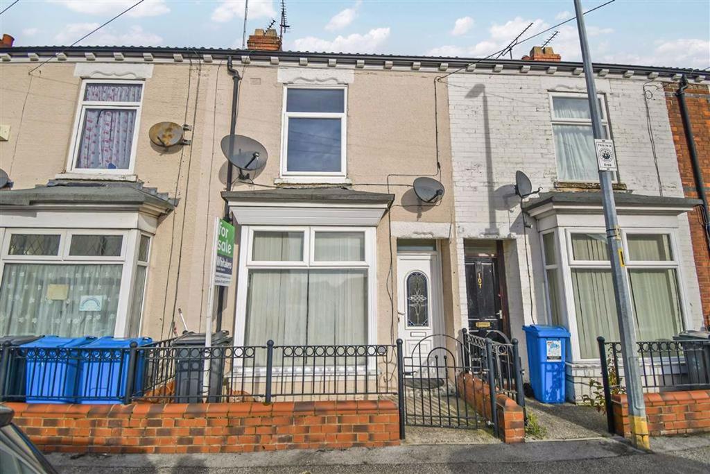 Belmont Street, HULL, HU9 2 bed terraced house £70,000