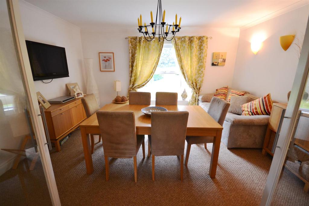 Dining room.jpg