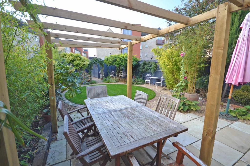 Albert Rd - Rear Garden i.jpg
