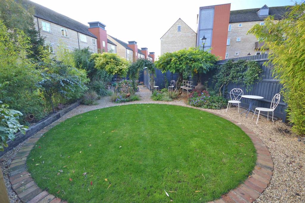 Albert Rd - Rear Garden iii.jpg