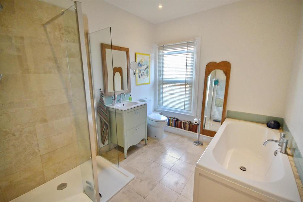 Bathroom.JPG