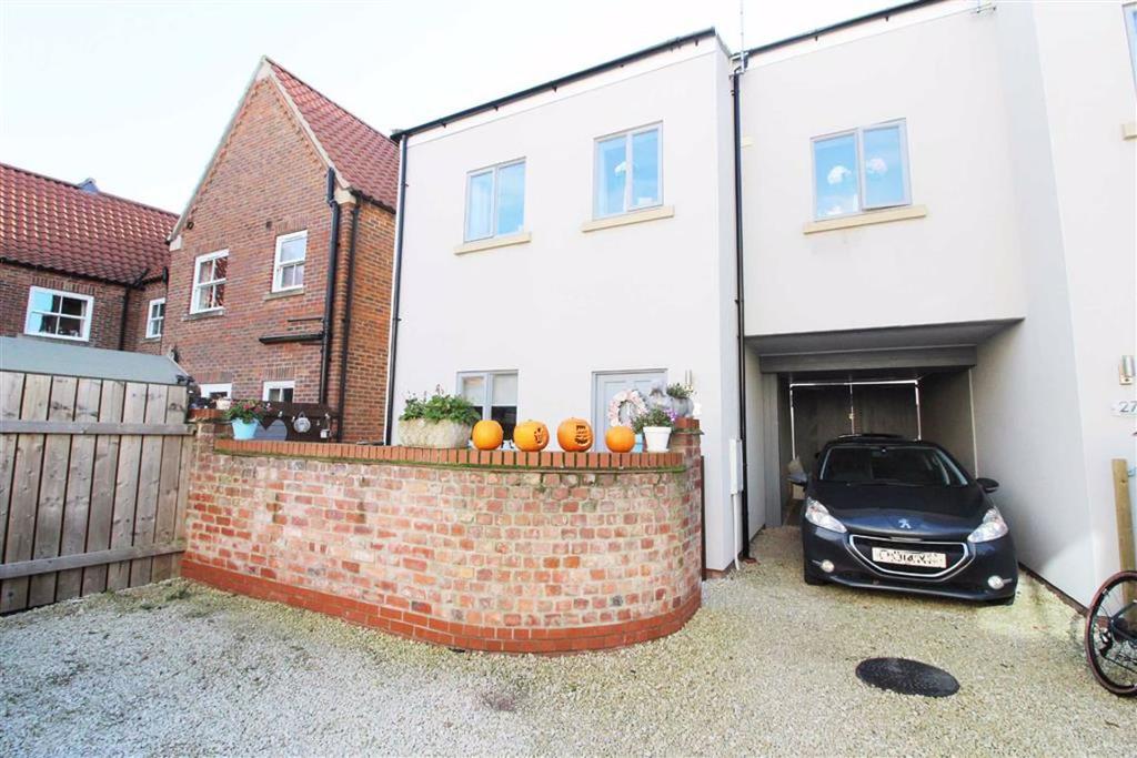 Beckside, Beverley, East Yorkshire 3 bed terraced house £215,000