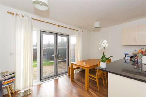 37 Westmount Close, Worcester Park, KT4 8FL