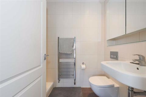 37 Westmount Close, Worcester Park, KT4 8FL