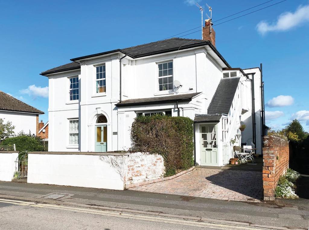 16 Lower Howsell Road, Malvern 3 bed apartment £275,000
