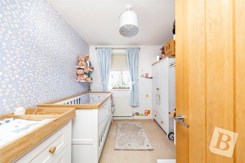 10 Hampton Mead, Loughton, IG10 1TX