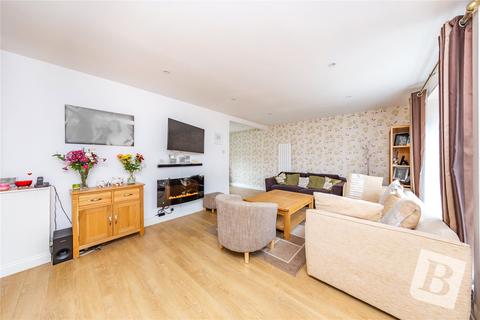 10 Hampton Mead, Loughton, IG10 1TX