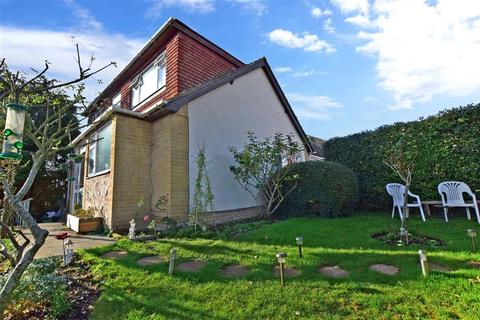 106 Charles Drive, Cuxton, Rochester, ME2 1DU