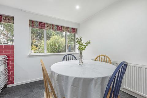 76 Cabell Road, Guildford, GU2 8JF