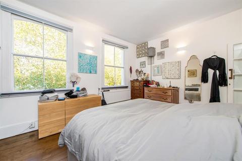 100 Columbia Road, London, E2 7QB