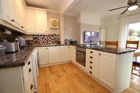63 Douglas Road, Clacton-on-sea, CO15 3JX