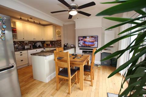 63 Douglas Road, Clacton-on-sea, CO15 3JX