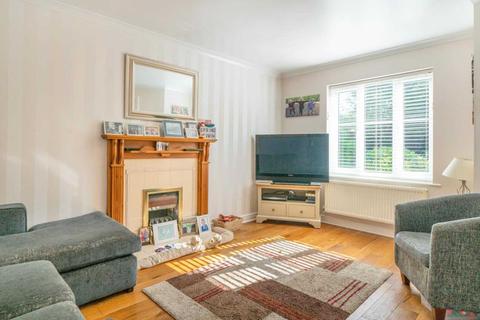 17 Halwick Close, Hemel Hempstead, HP1 1XG