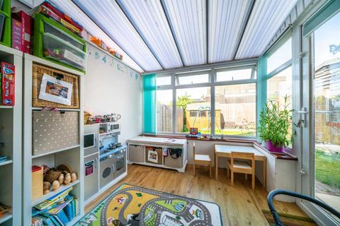 17 Halwick Close, Hemel Hempstead, HP1 1XG