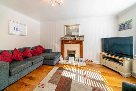 17 Halwick Close, Hemel Hempstead, HP1 1XG