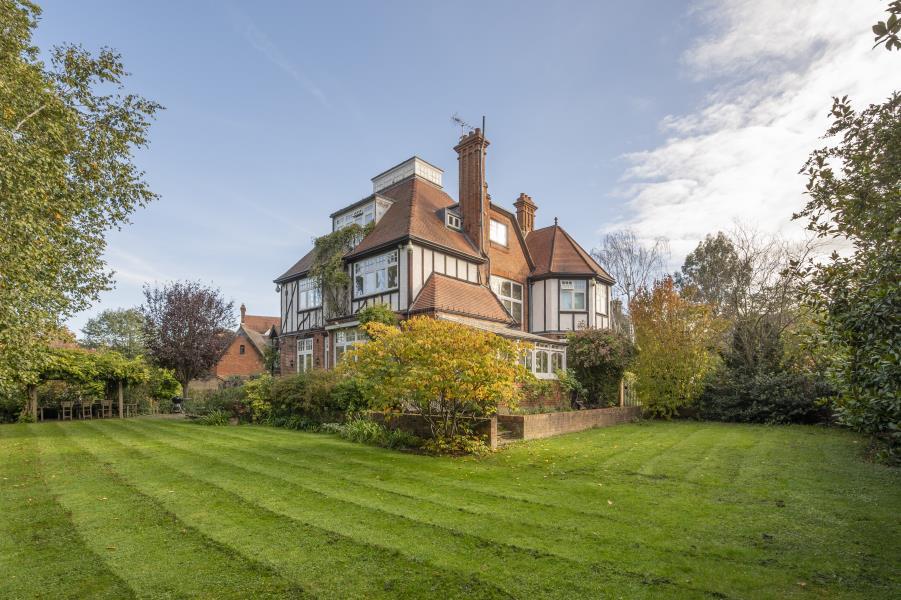 St Road, St Margarets Trust... 5 bed detached house £6,500,000