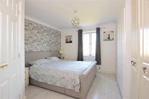 47 Kendall Gardens, Gravesend, DA11 0EE