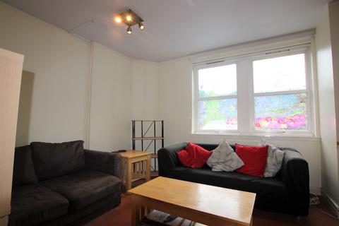2 bedroom flat to rent, Richmond Terrace, Haymarket, Edinburgh, EH11